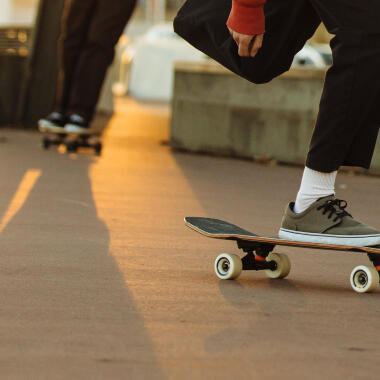Decathlon skateboarding cruiser