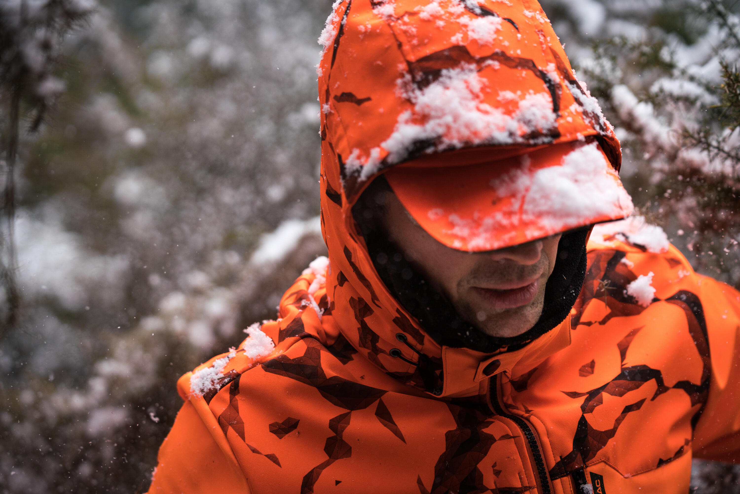 Chaqueta Caza Softshell 500 cortaviento Solognac Hombre Naranja Fluo Visibilidad 10/11