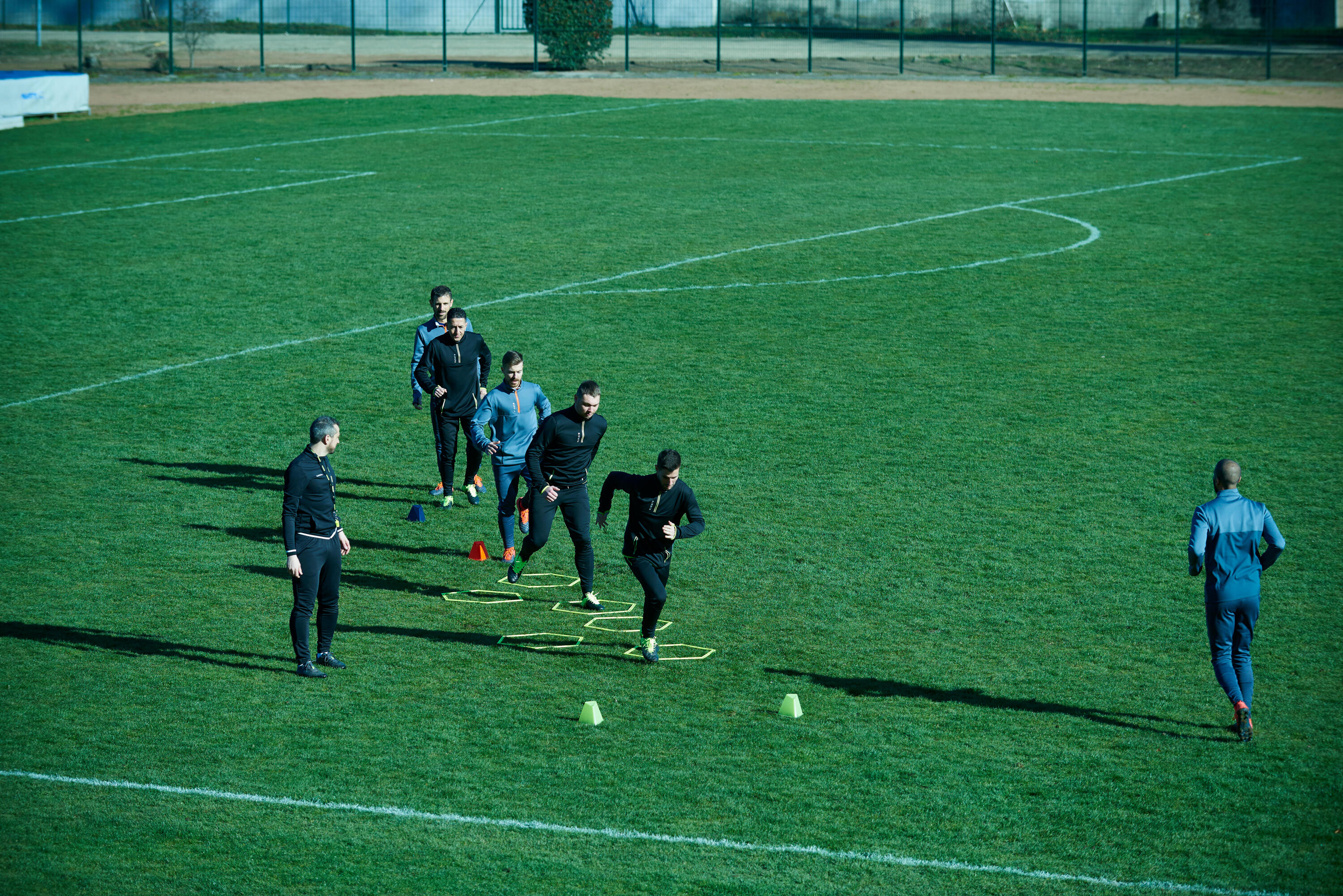 Lot de 6 cônes d'entrainement Essential 15cm jaune 6/6