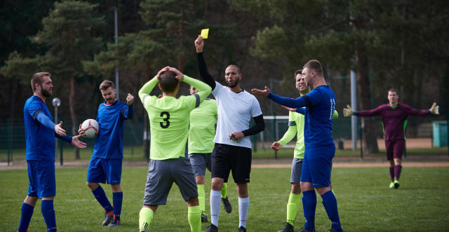 Var Les Nouvelles Règles Au Football Kipsta By Decathlon