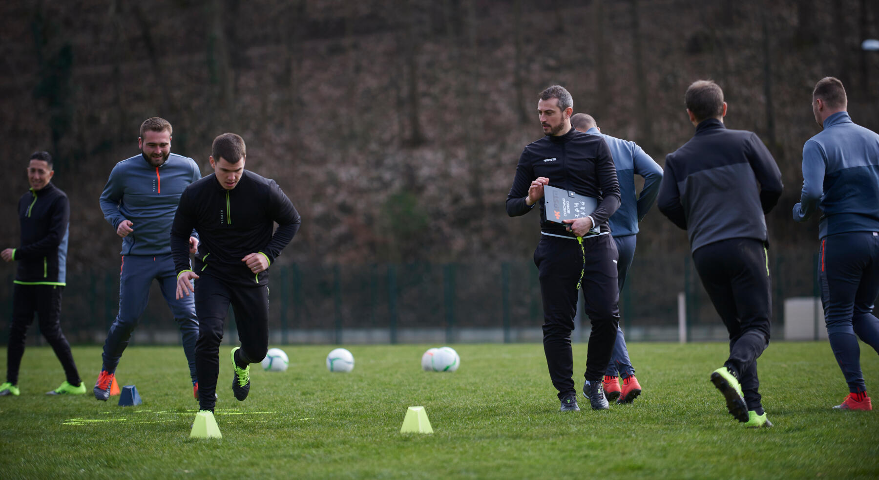 Fitness training for football: training drills and programmes