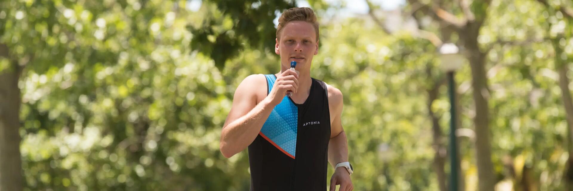 hombre corriendo triatlon