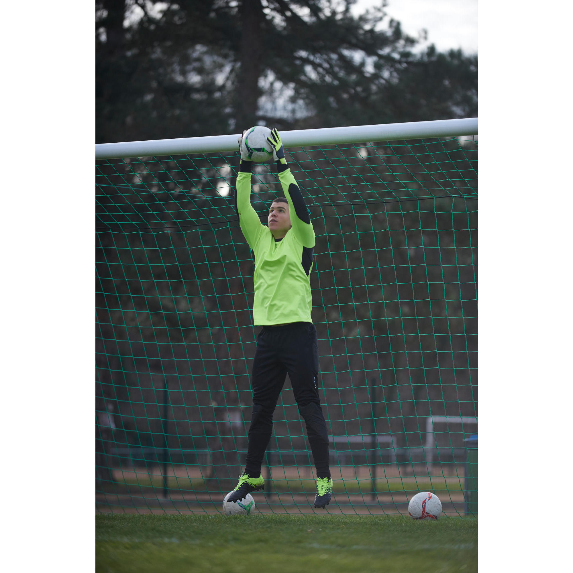 stores that sell football gloves