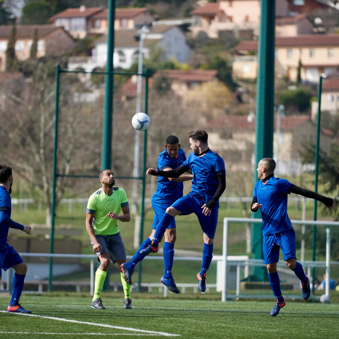 jouer au soccer