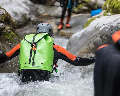 CANYONING