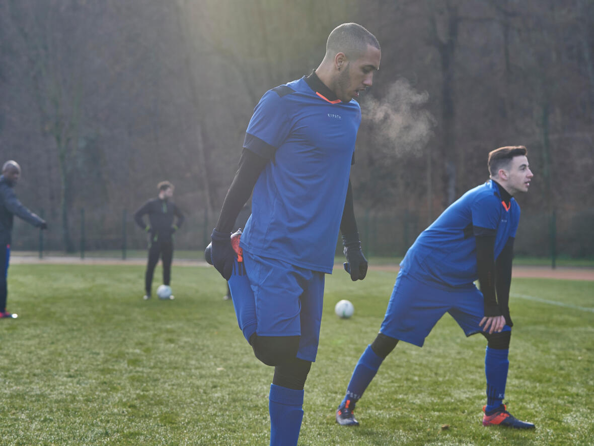 Je Uitrusting Om Bij Koud Weer Te Voetballen