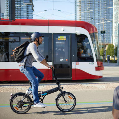 conseils-quel-vae-pour-quels-pratiques-homme-métro-vélo-pliant-tilt-500 conseils-quel-vae-pour-quels-pratiques-homme-métro-vélo-pliant-tilt-500
