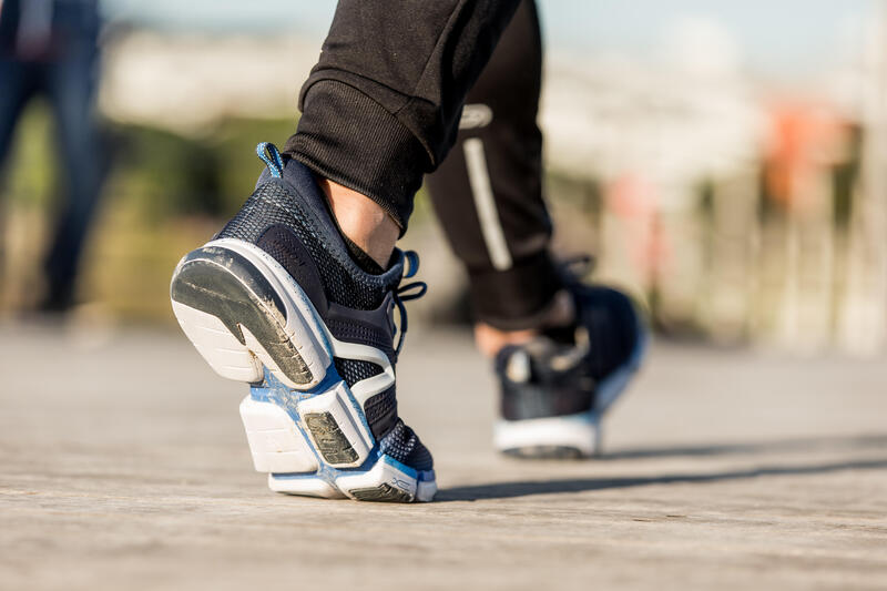 pourquoi la marche sportive nécessite des chaussures spécifiques ?