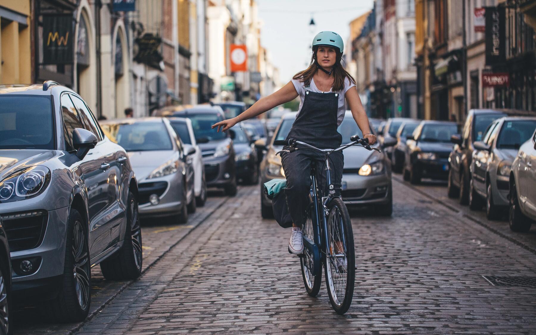 JE EERSTE KILOMETERS OP DE STADSFIETS: 8 AAN TE LEREN REFLEXEN