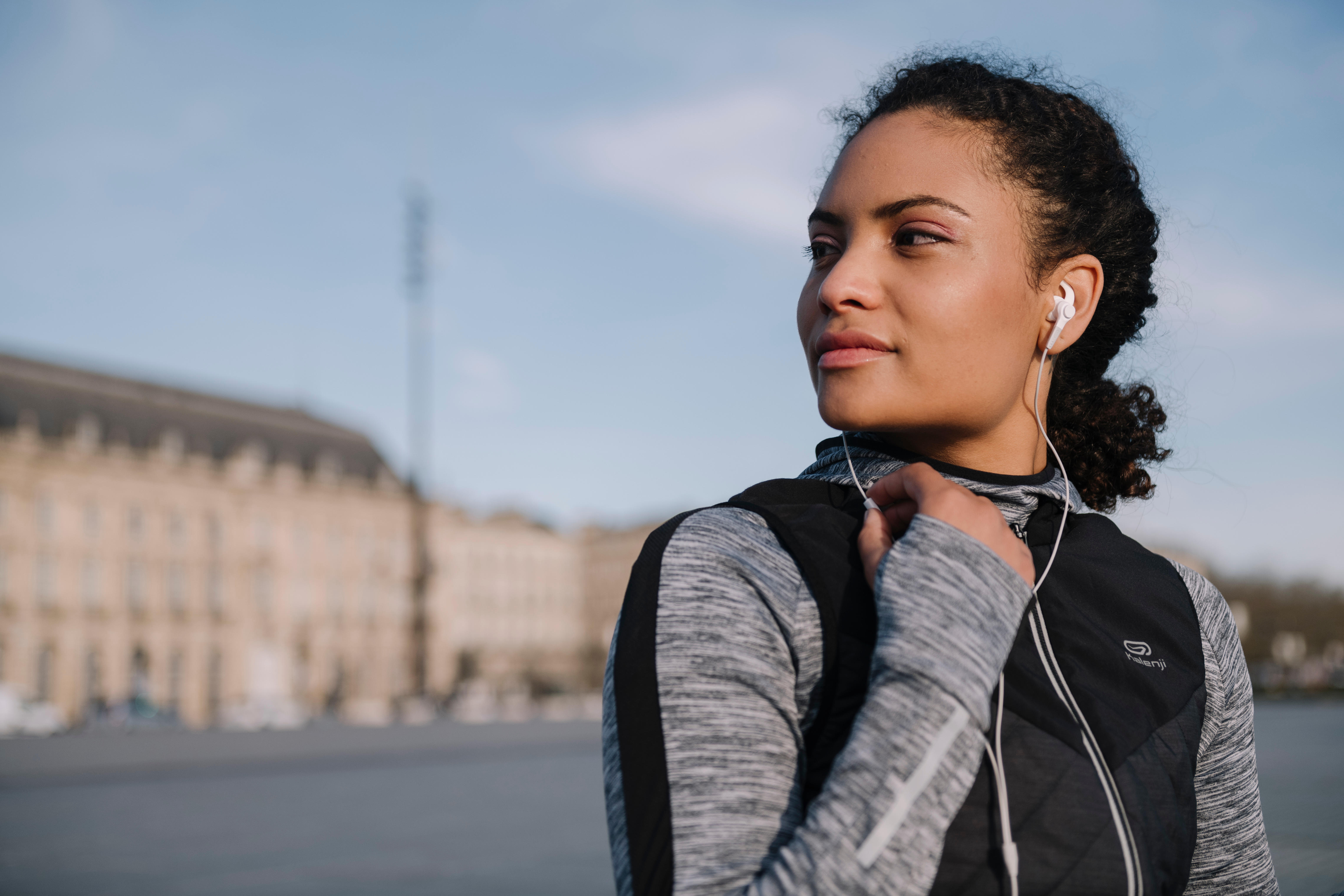 ONEAR 100 RUNNING EARPHONES WHITE AND GREY