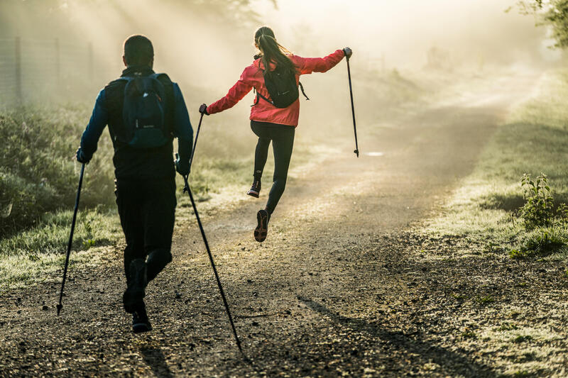Beter slapen dankzij wandelen en nordic walking | Decathlon
