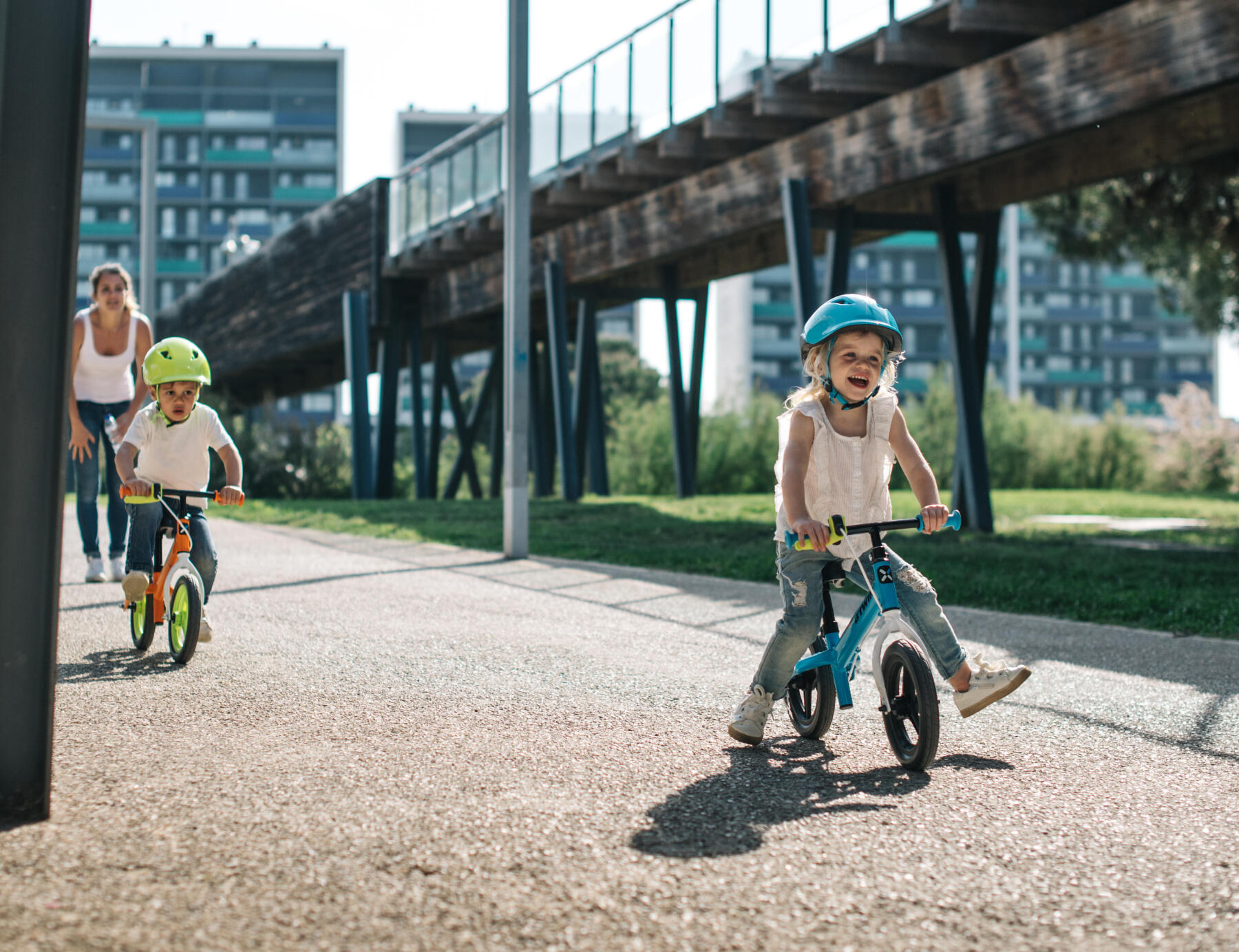 bicicleta menina bicicleta rapaz