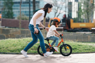 如何教你的孩子踩單車？