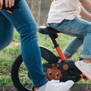 HOW TO TEACH YOUR CHILD TO RIDE A BIKE ?
