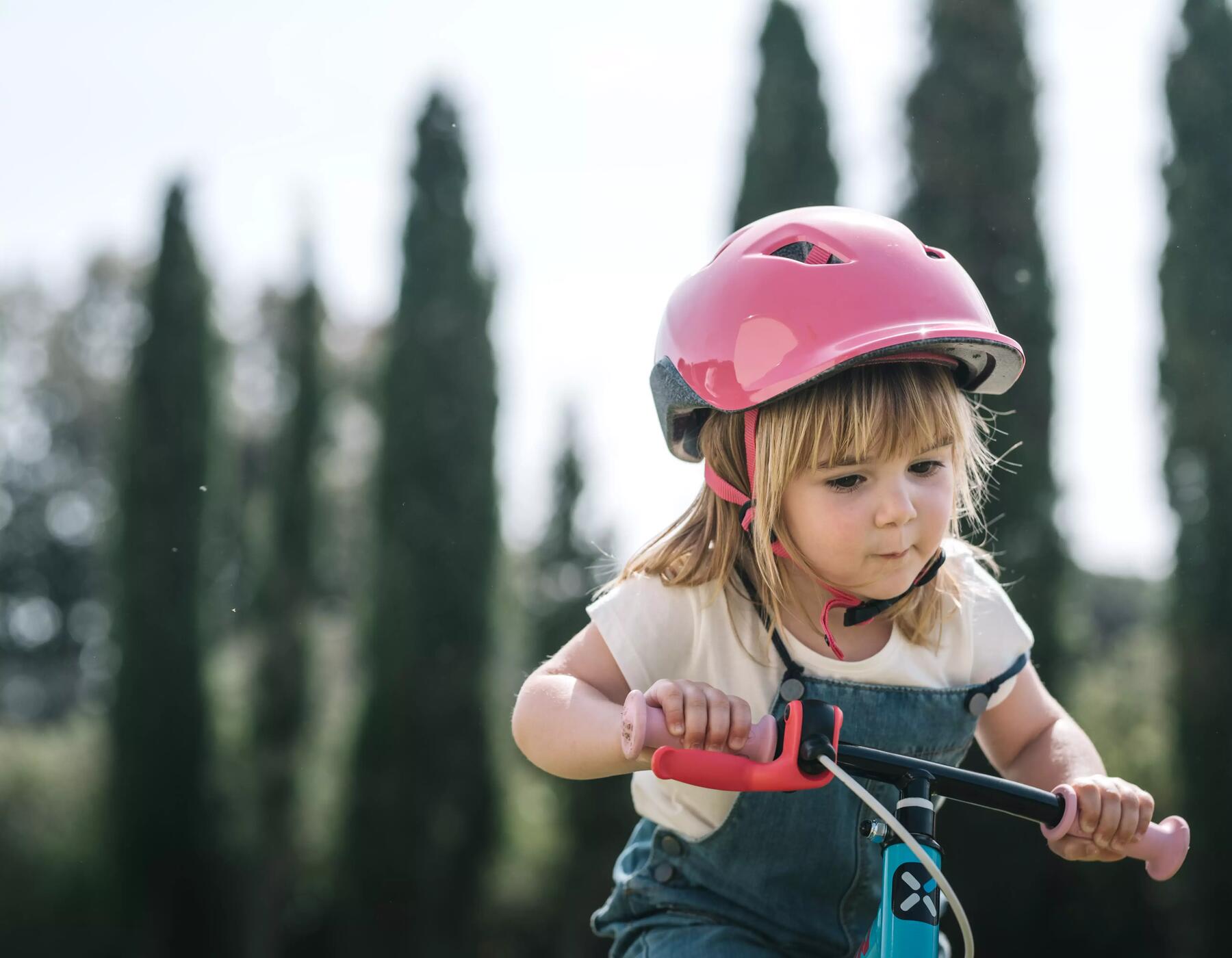 Bien choisir son casque de vélo pour bébé