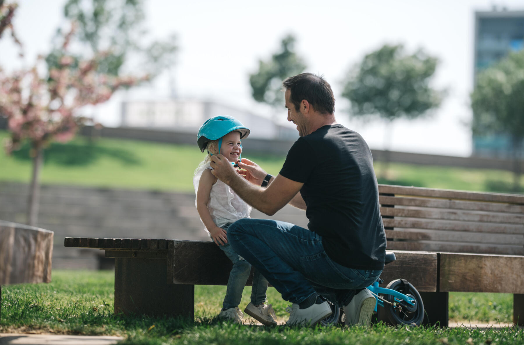 CASCĂ DE BICICLETĂ CUM SĂ ASIGURI PROTECȚIA COPILULUI TĂU