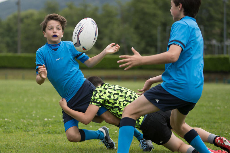 O passe: o gesto básico do rugby 