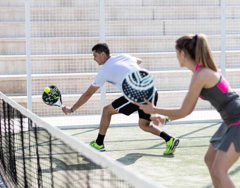 Padel of tennis? Welke sport past het best bij je?