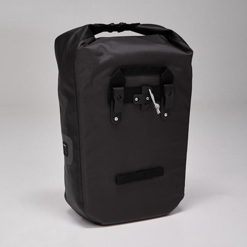 กระเป๋าติดแร็คจักรยานกันน้ำรุ่น 500 ขนาด 20 ลิตร (สีดำ)