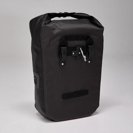 Crna vodootporna biciklistička torba 500 (20 l)