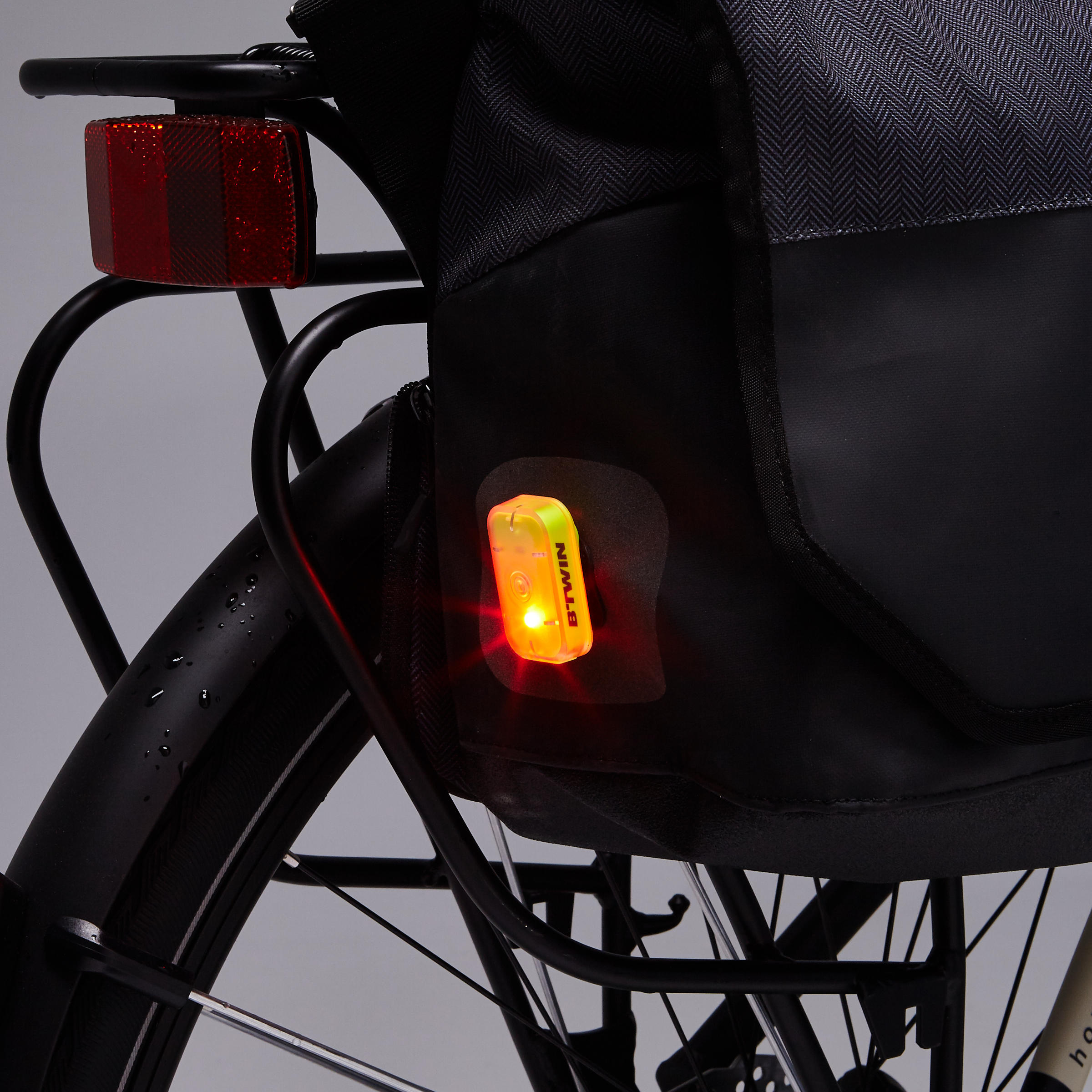 BESACE VELO 500 1X15L NOIR 10/10