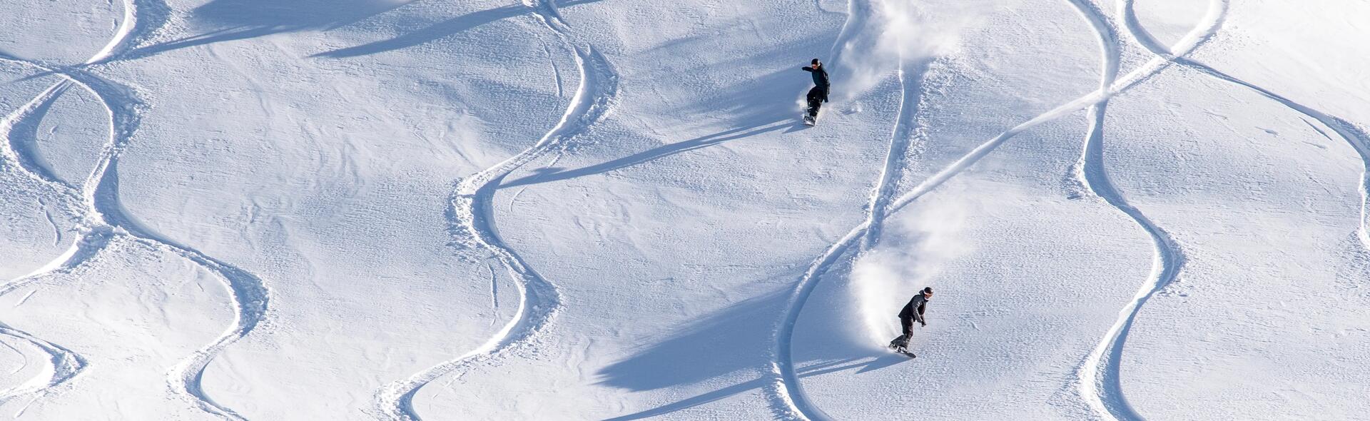 snowboarding 