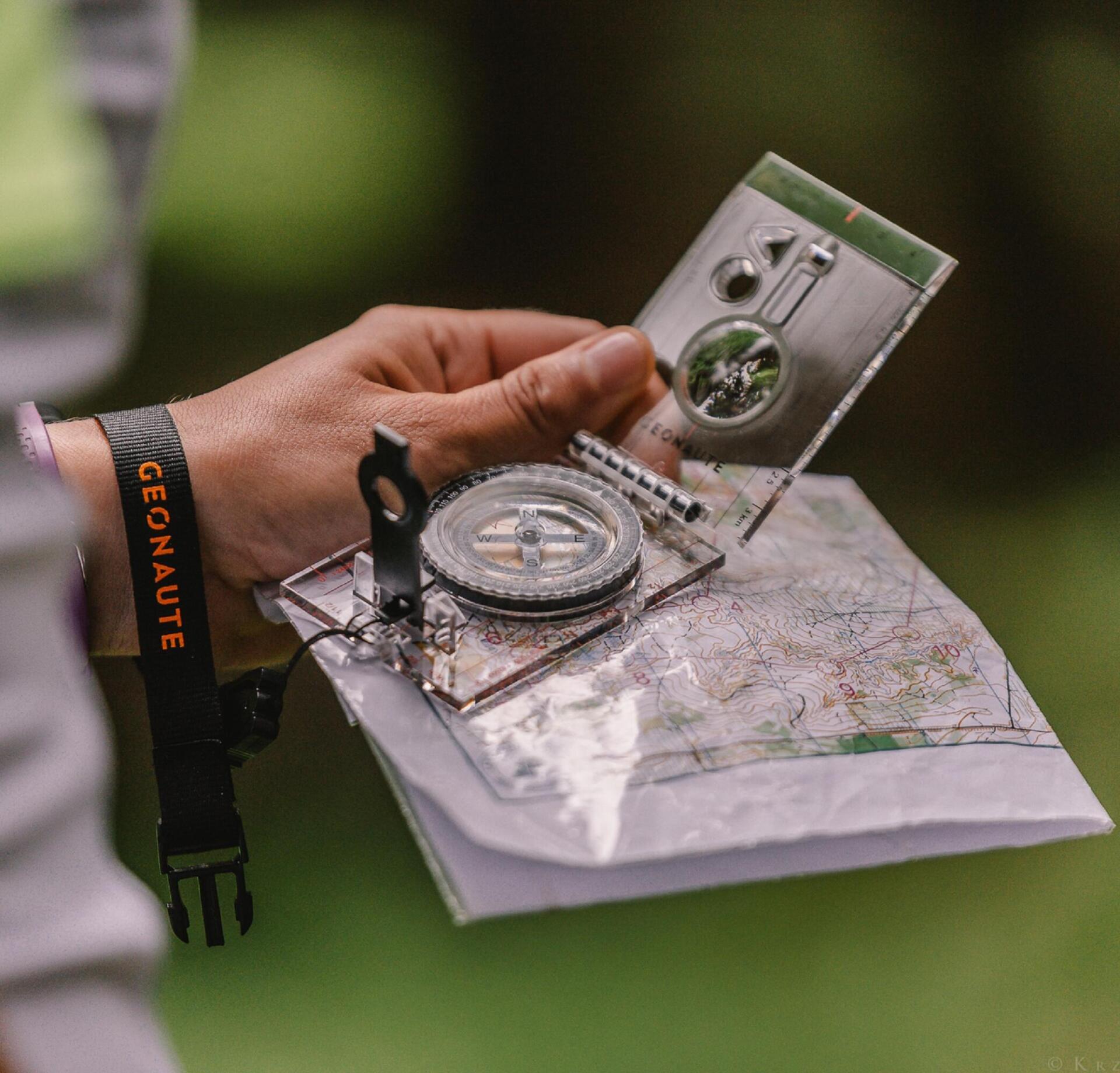 Explorer le paysage des boussoles : comprendre les différents types de boussoles