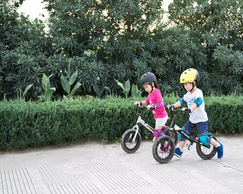 HOW TO RIDE A BALANCE BIKE?