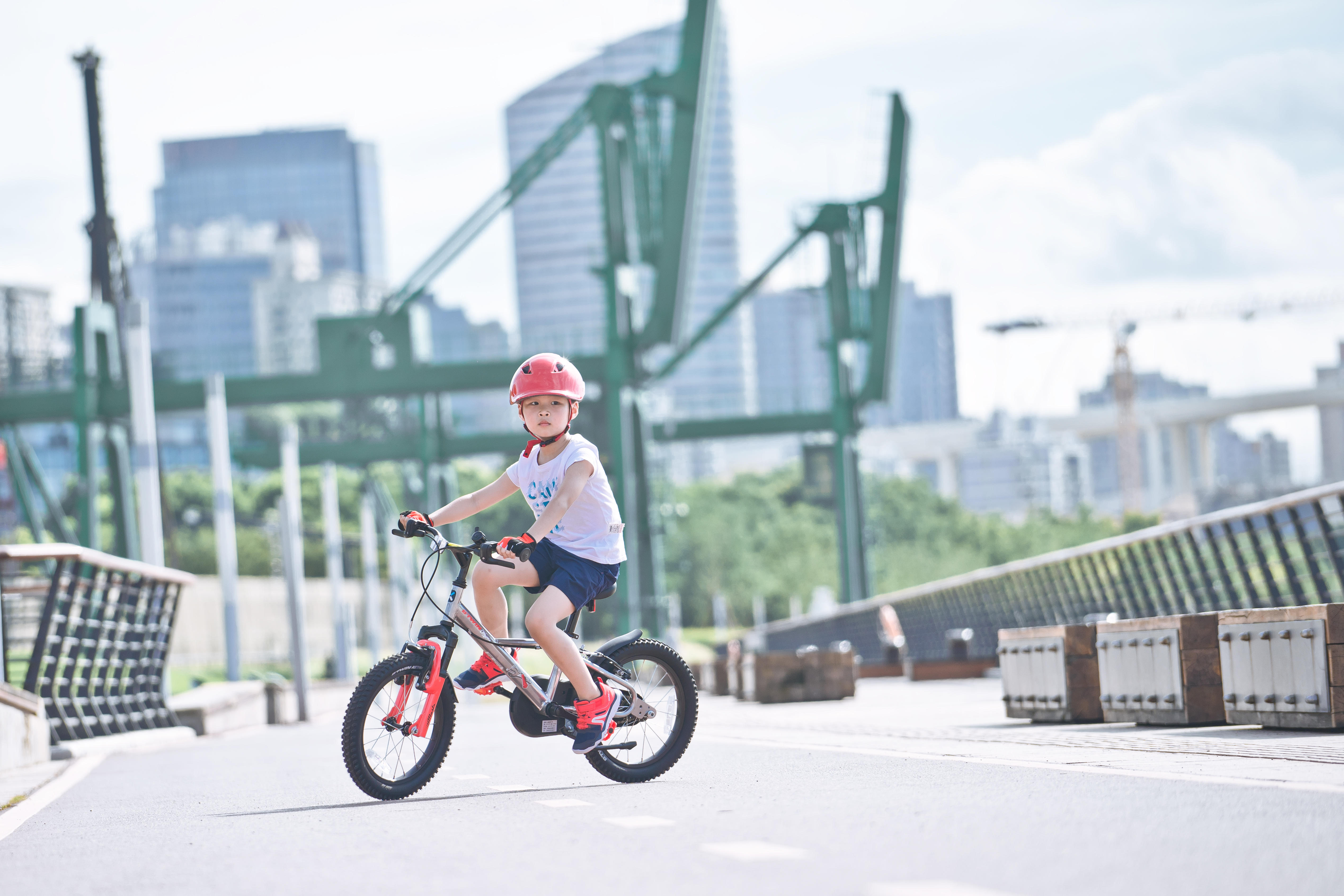 BTWIN MONSTER TRUCK 16 KIDS BIKE