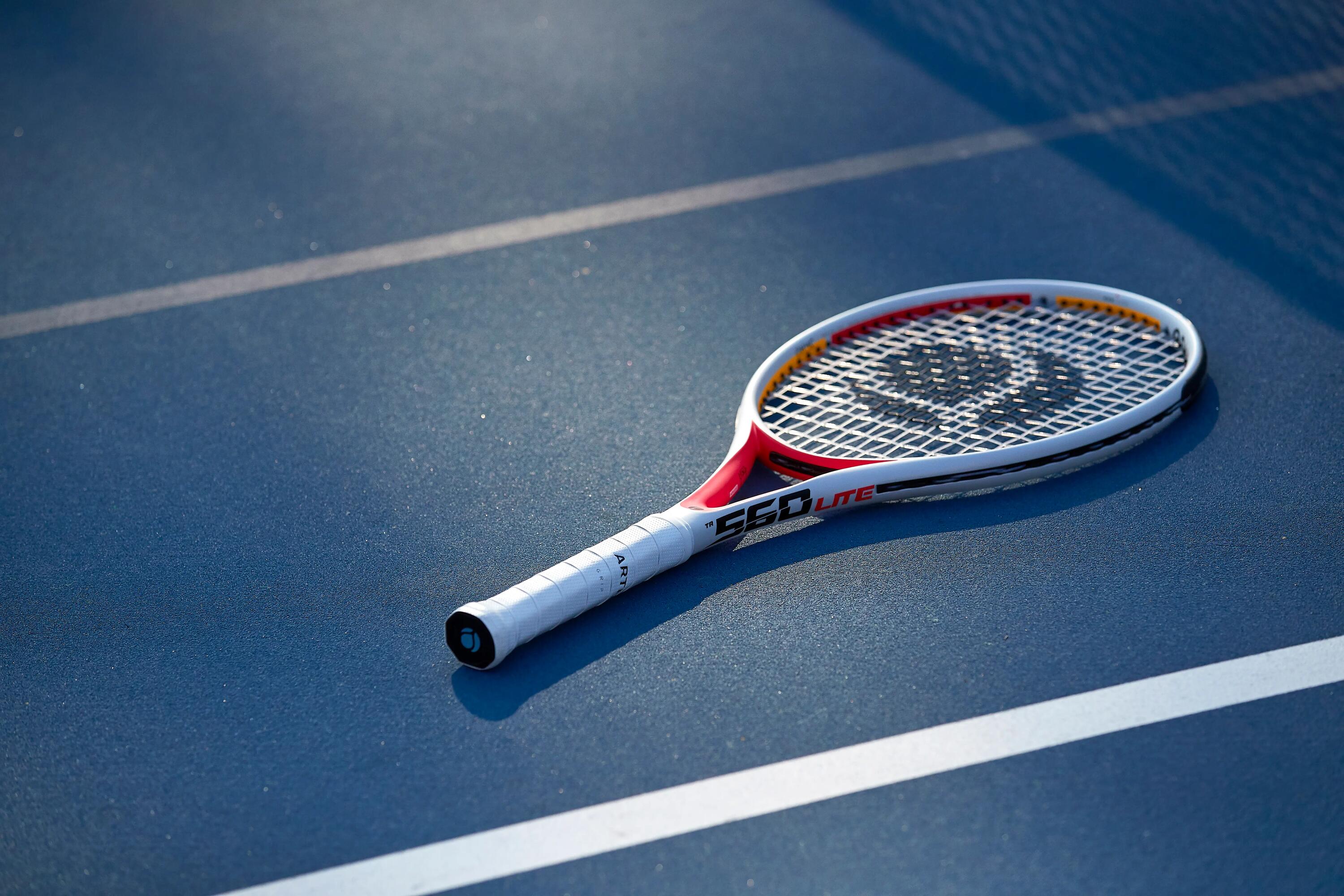 TR560 Lite Adults' Tennis Racket - White 10/13