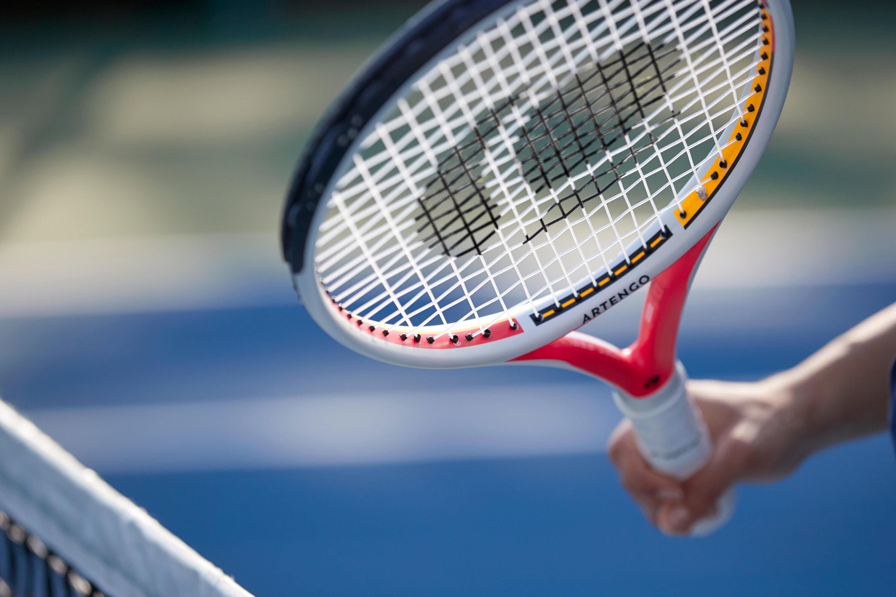 TR560 Lite Adults' Tennis Racket - White 11/13