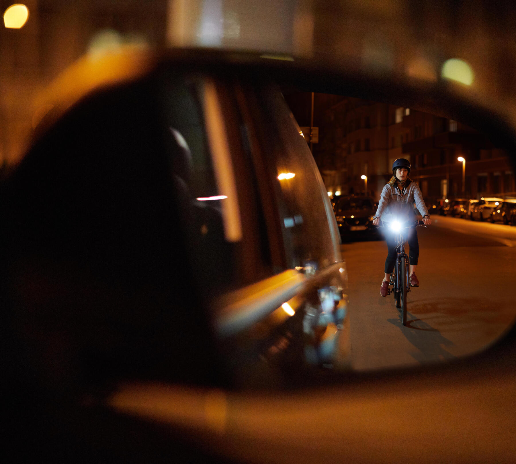 espelho retrovisor a ver bicicleta de noite