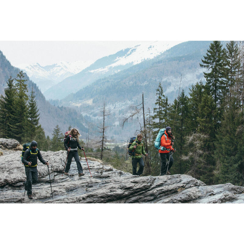 Gewatteerde jas met capuchon voor bergtrekking heren Trek 100 zwart