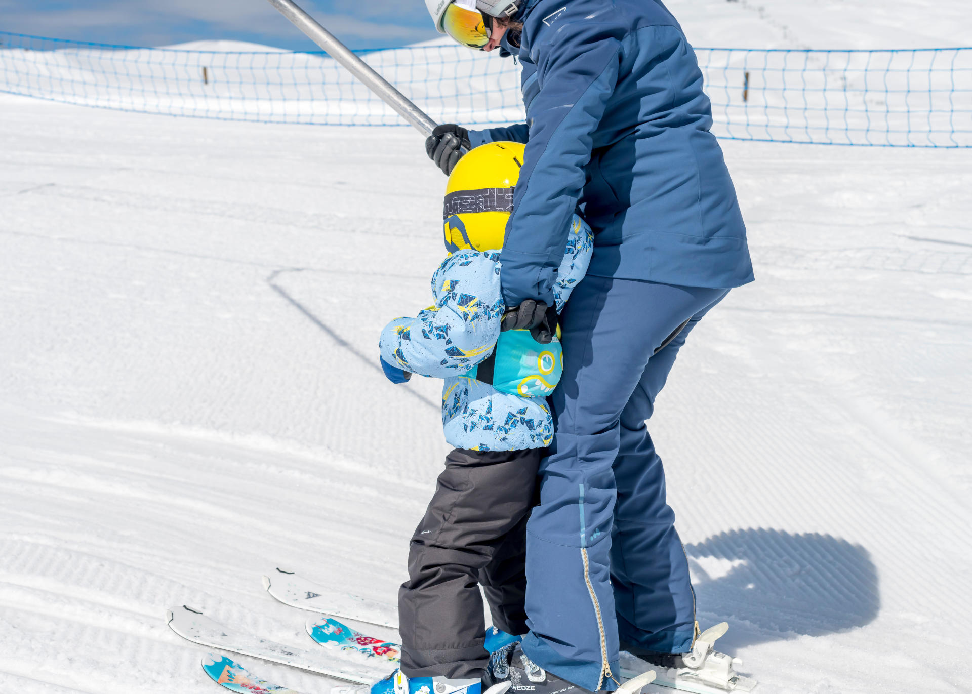 apprendre le ski aux tout petits grâce au harnais skiwiz avec Wed'ze