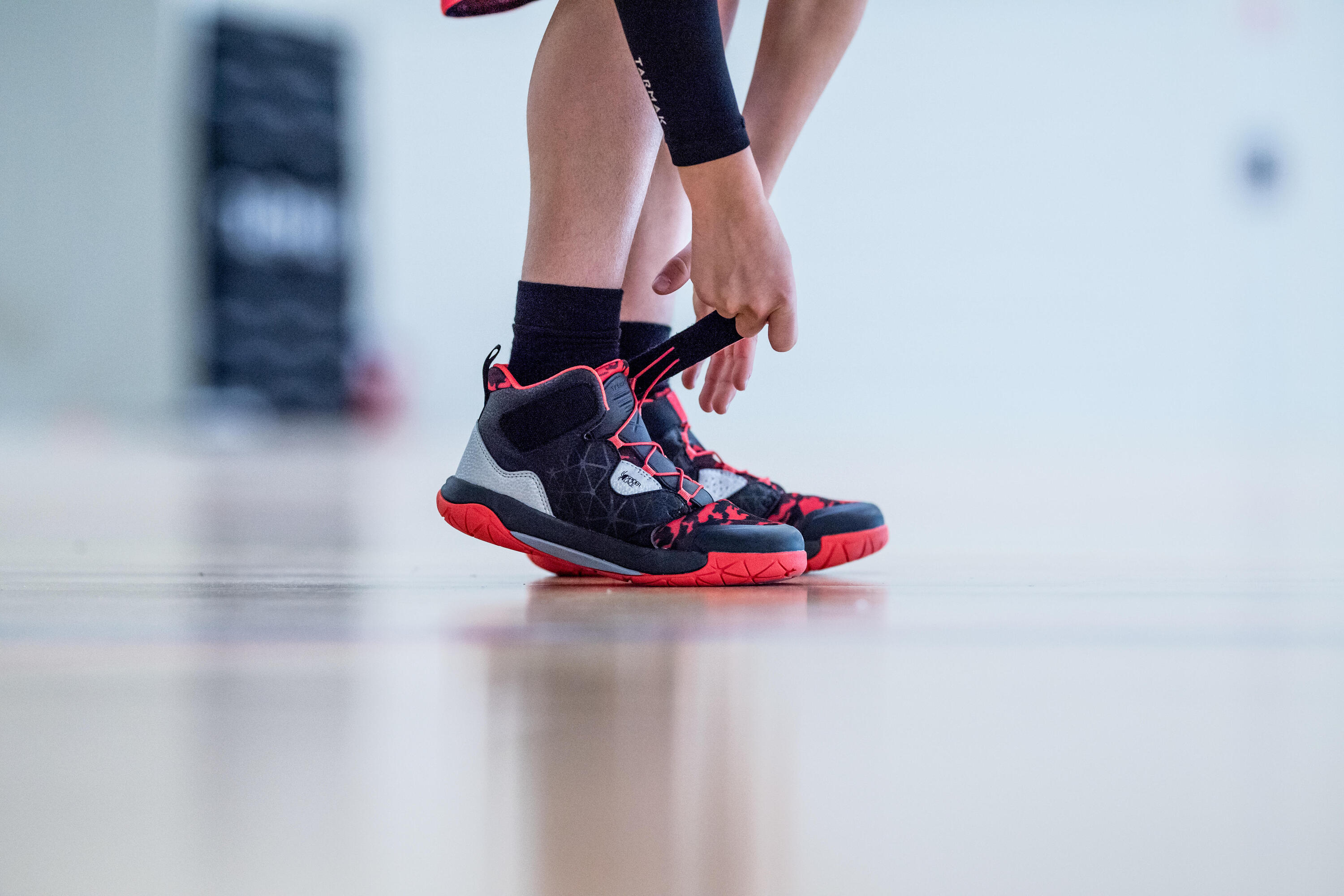 Spider Lace Boys'/Girls' Intermediate Basketball Shoes - Black/Red 2/19