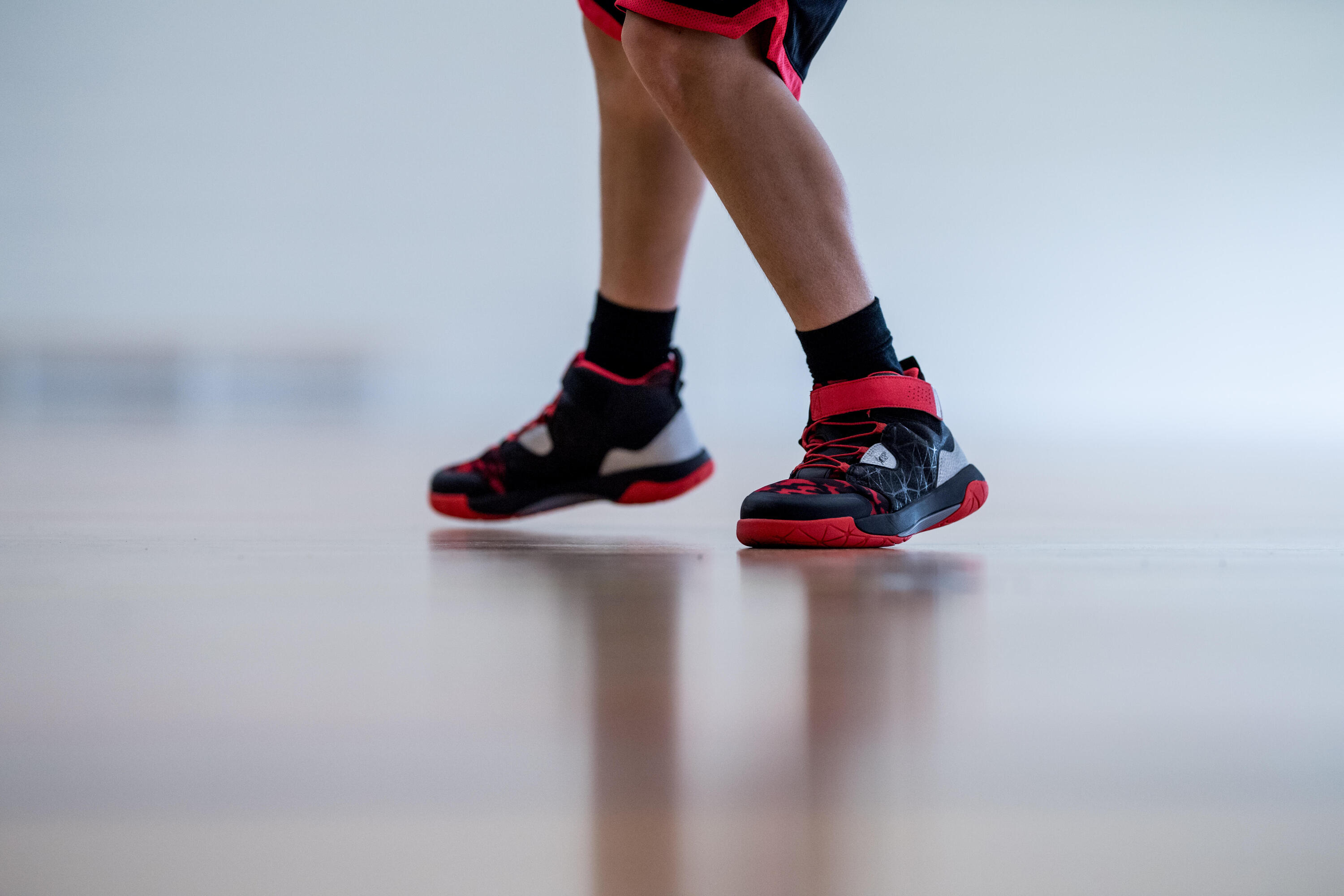 Spider Lace Boys'/Girls' Intermediate Basketball Shoes - Black/Red 6/19