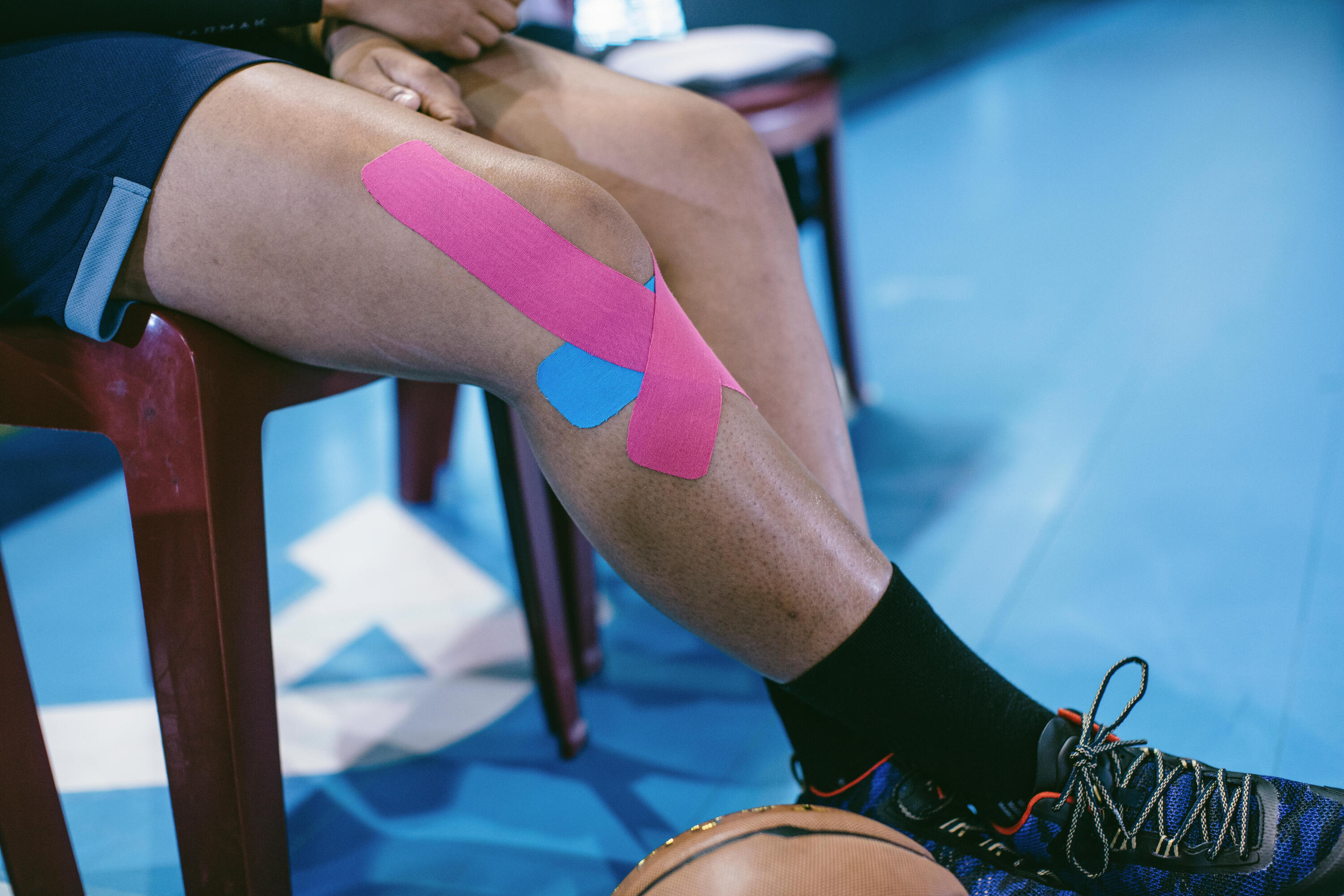 5 cm x 5 m Kinesiology Strap - Black 2/5