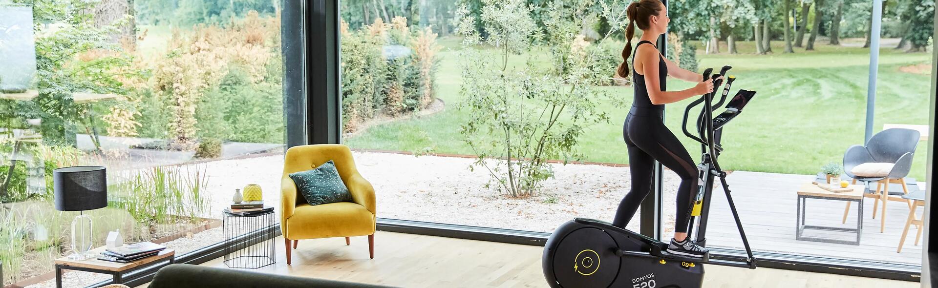 conseils-nouvelle-année-3-engagements-sportifs-que-vous-ne-tiendrez-jamais-velo-elliptique-femme-maison