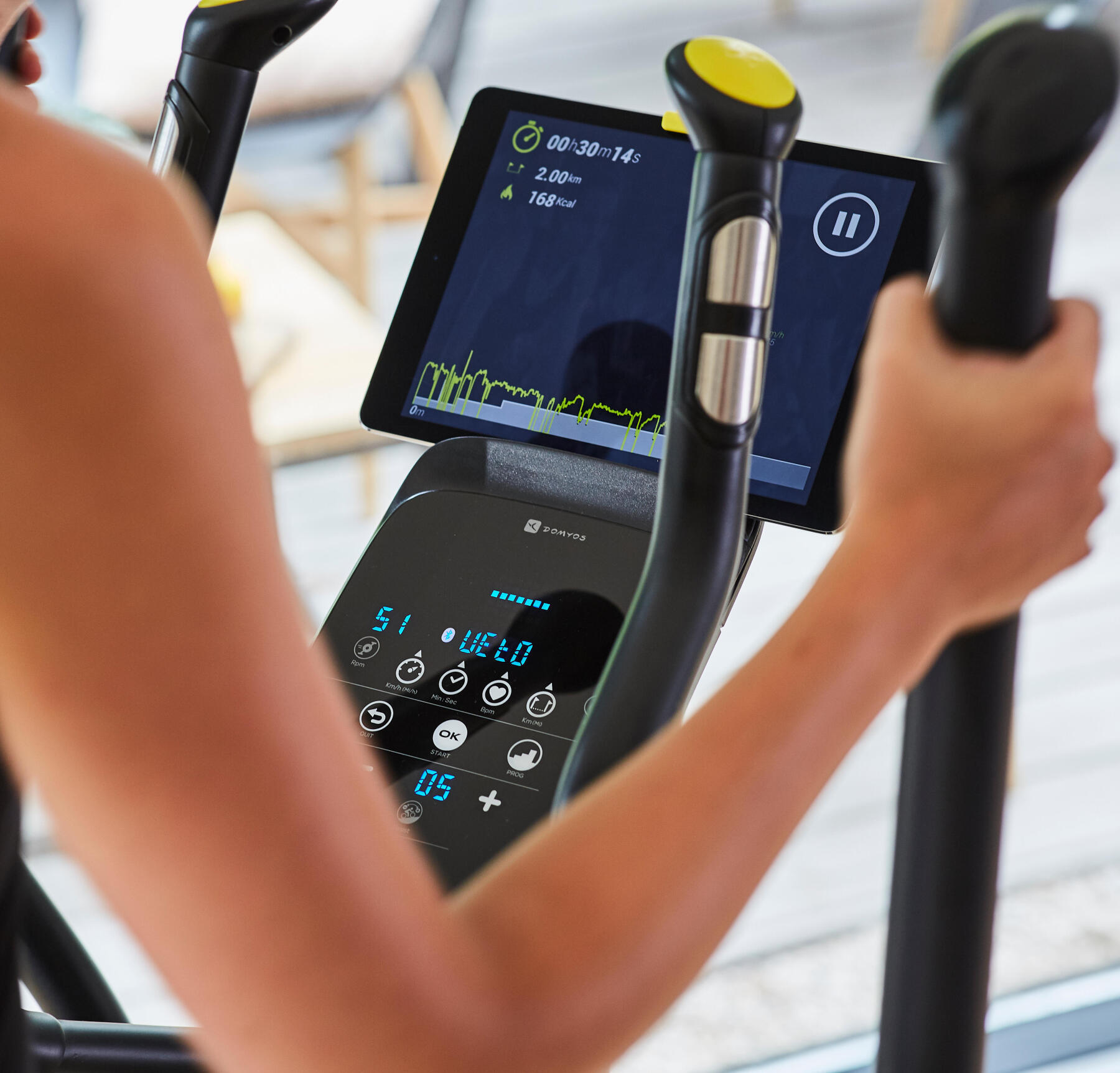 THE SMART CROSS TRAINER