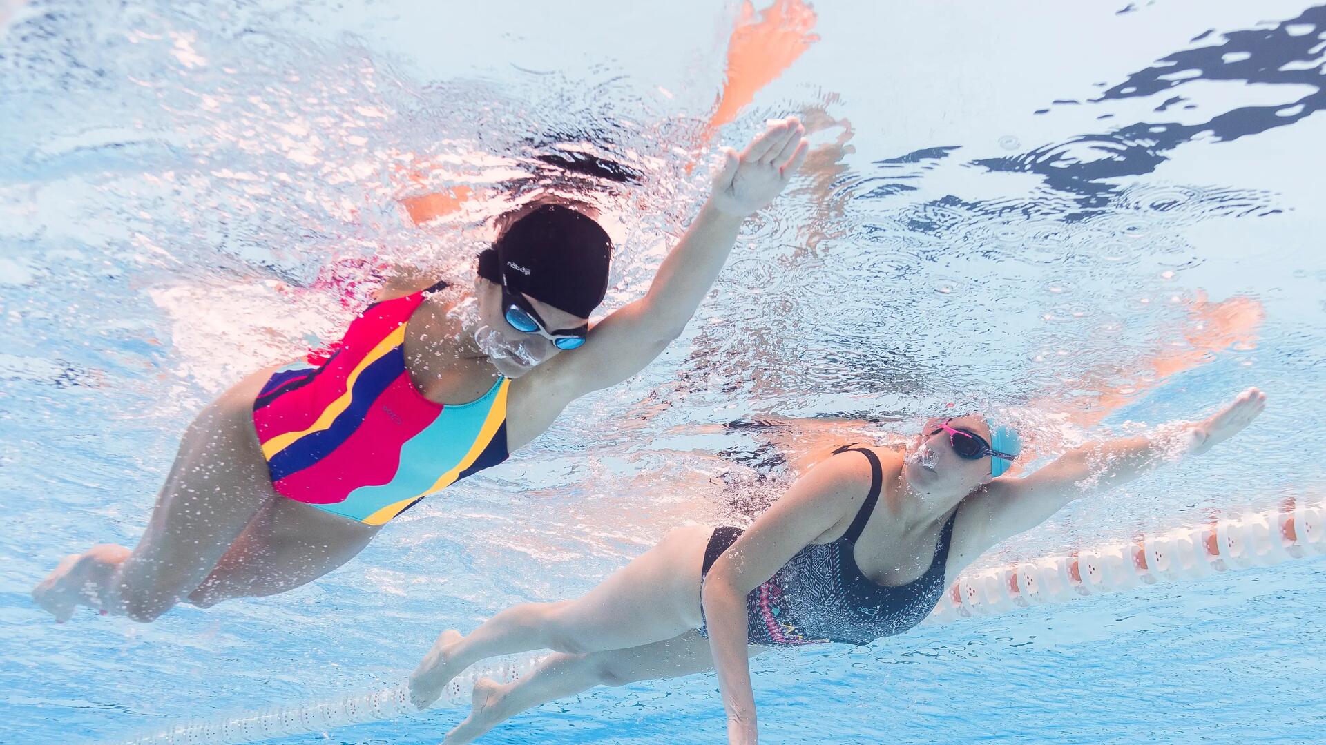 10 oefeningen om je te amuseren in het zwembad