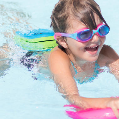 natation-comment-preparer-le-sac-pour-bebe-nageur