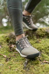 Women's leather hiking boots - NH500