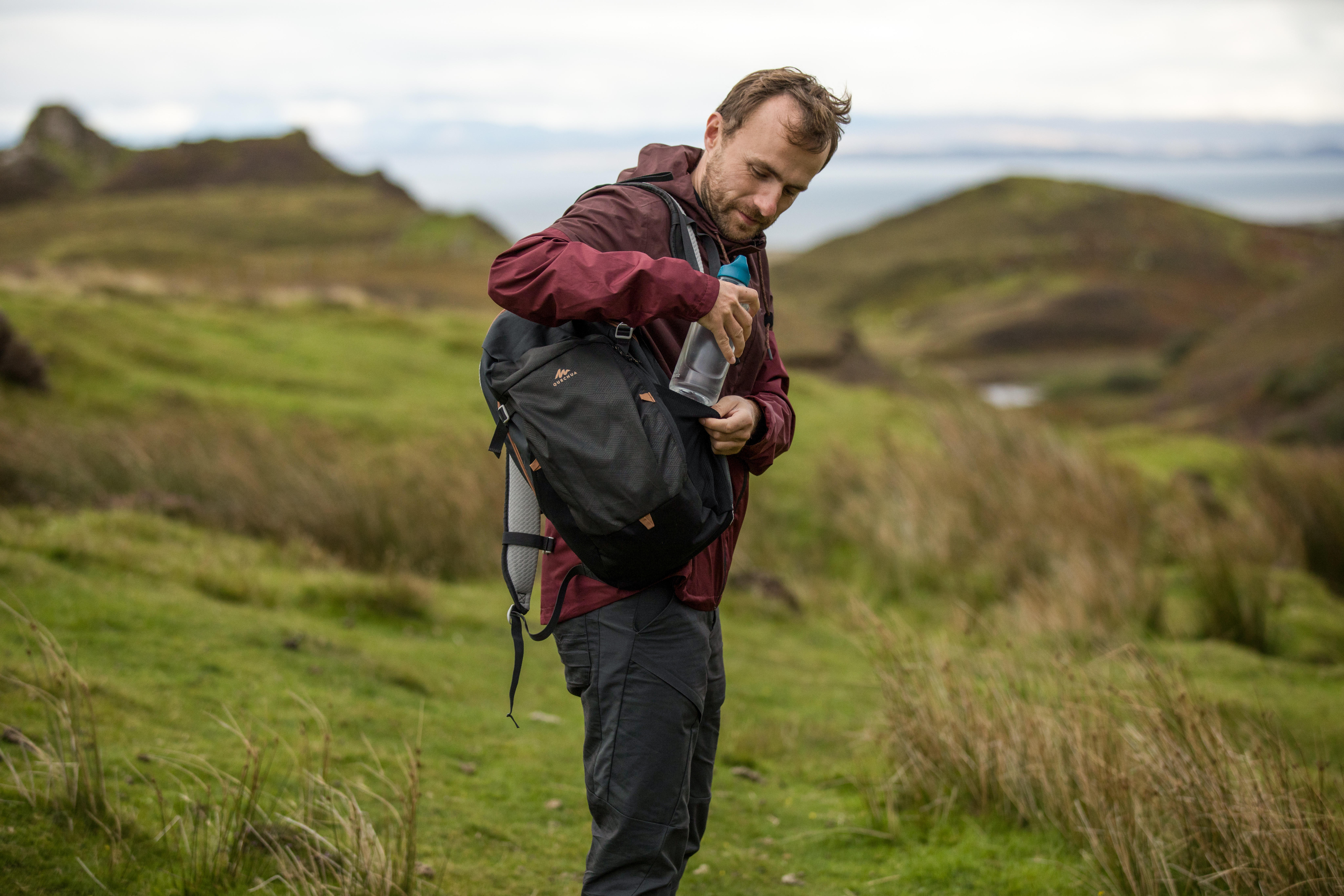 

Hiking Bag 20 Litre NH100 - Black -  By QUECHUA | Decathlon