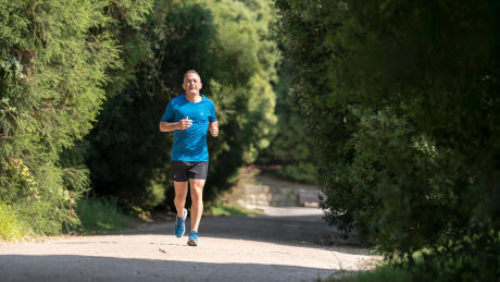 Sport Senior footing cours à pied chemin Sport Senior footing cours à pied chemin