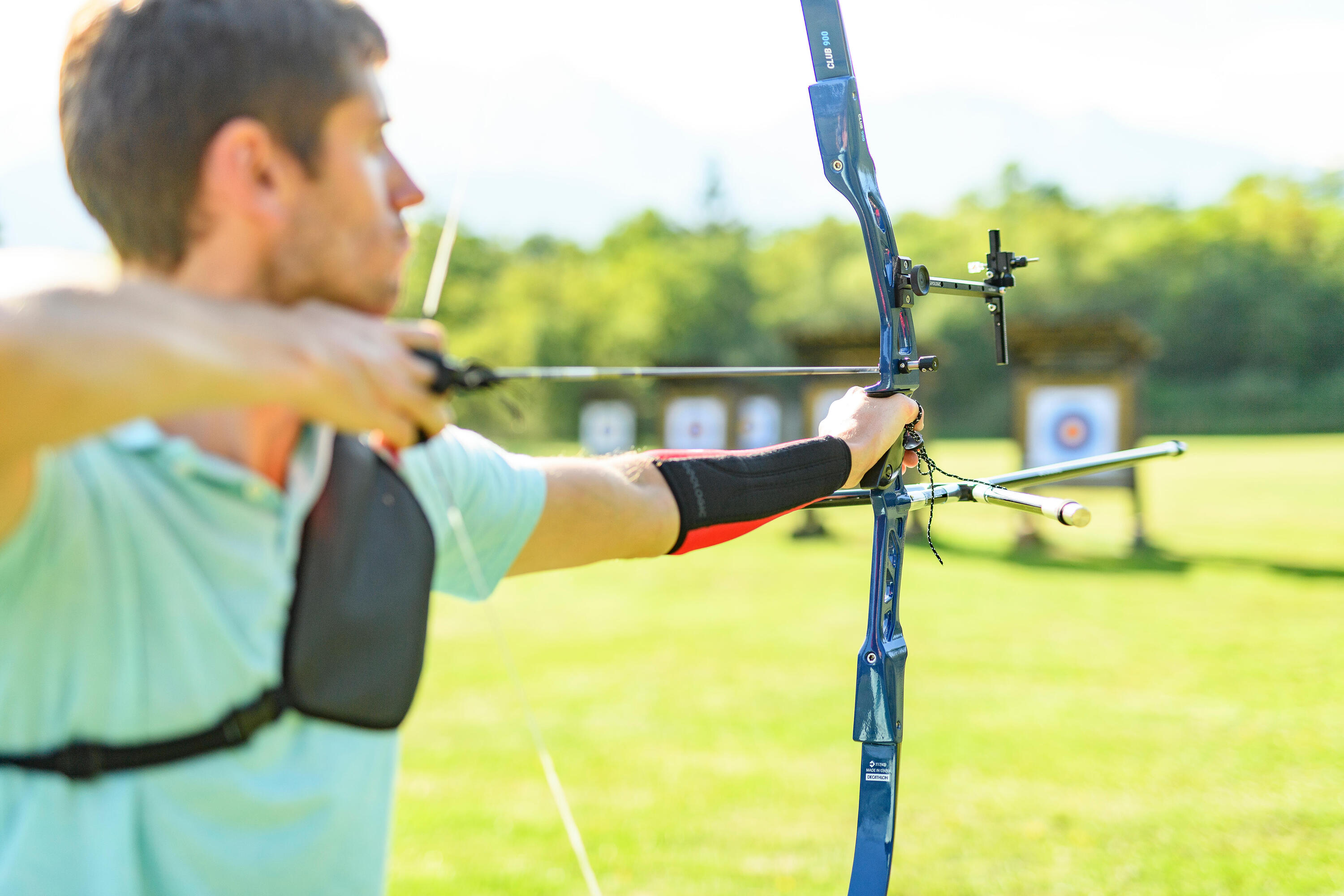 Long Archery Armguard Club 700 - Red/Black 2/5