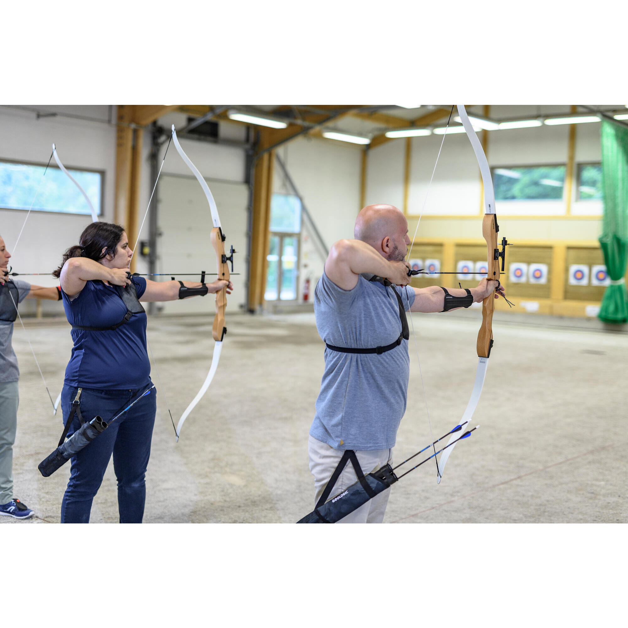 CLUB 700 RIGHT-HANDED ARCHERY PADDLE