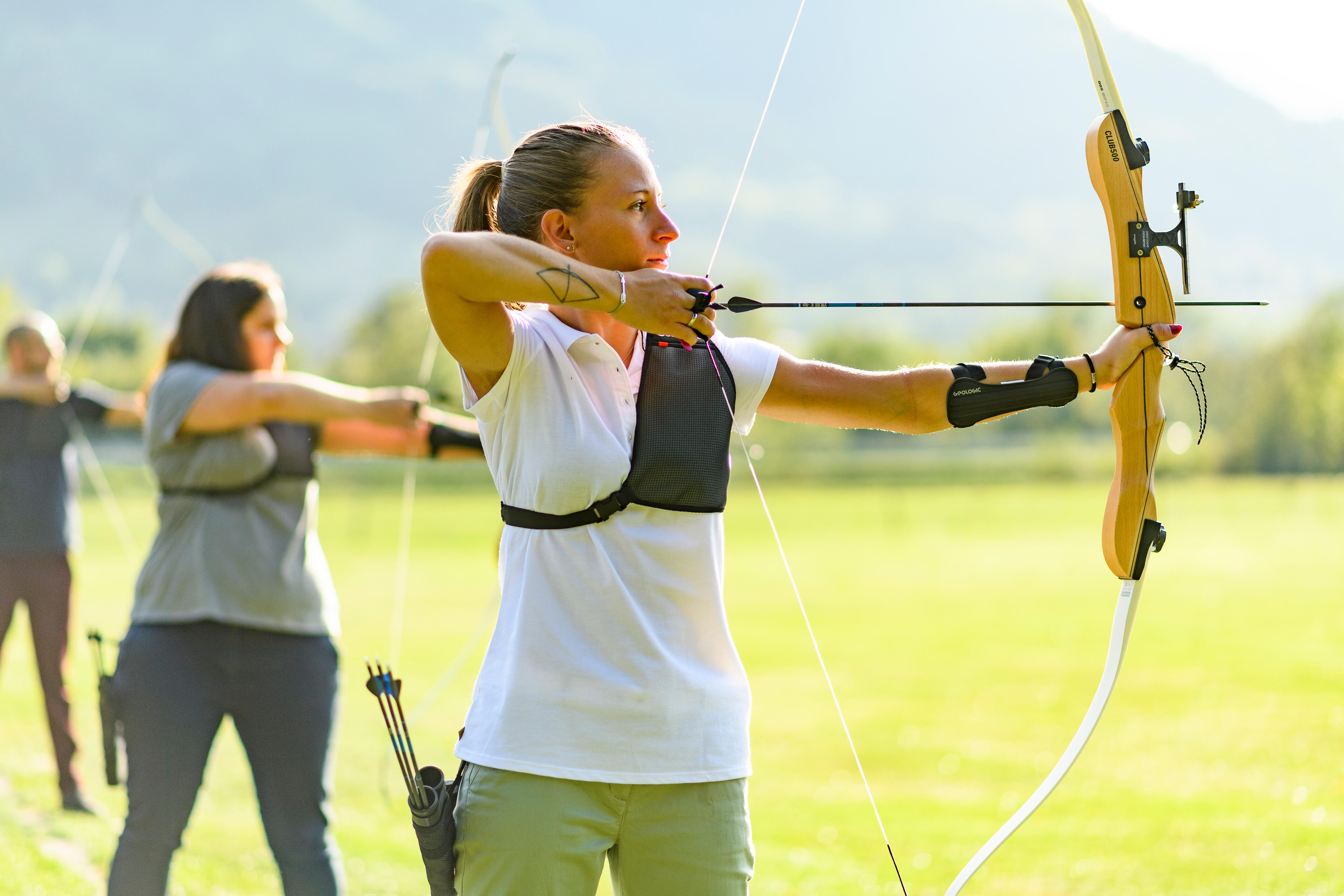 Right Handed Archery Bow - Club 500 - GEOLOGIC