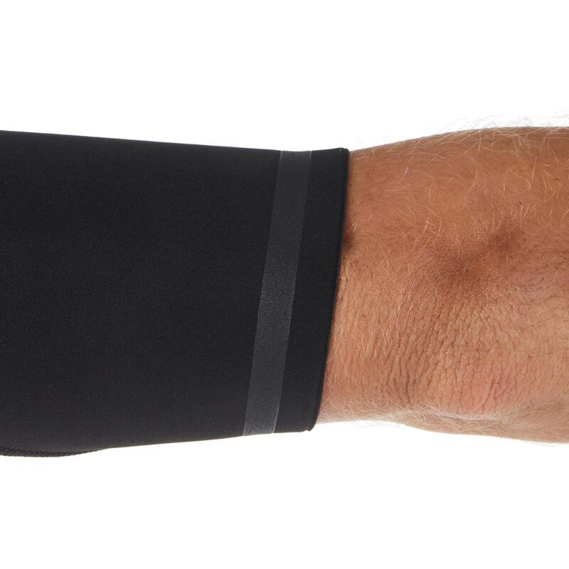 Pánský krátký neopren 900 bez zipu s krátkým rukávem černý