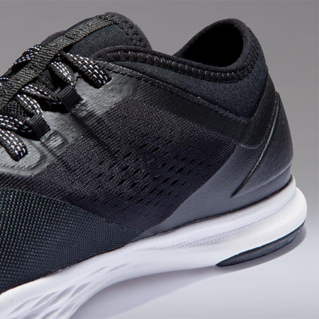 Кроссовки для фитнеса женские черные 900