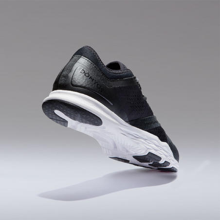 Кроссовки для фитнеса женские черные 900